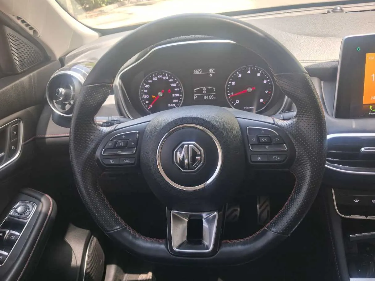 Car image 17