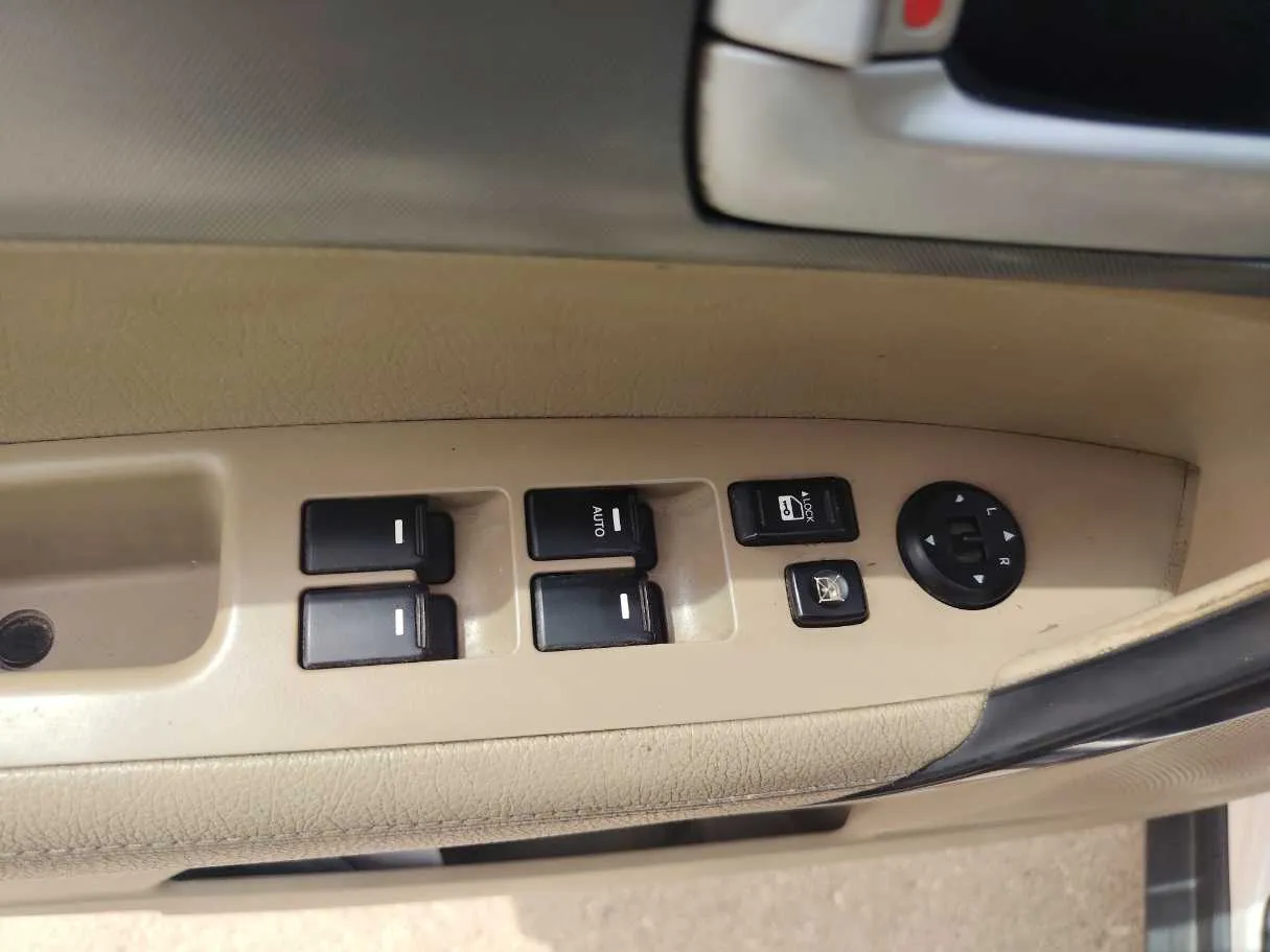 Car image 27