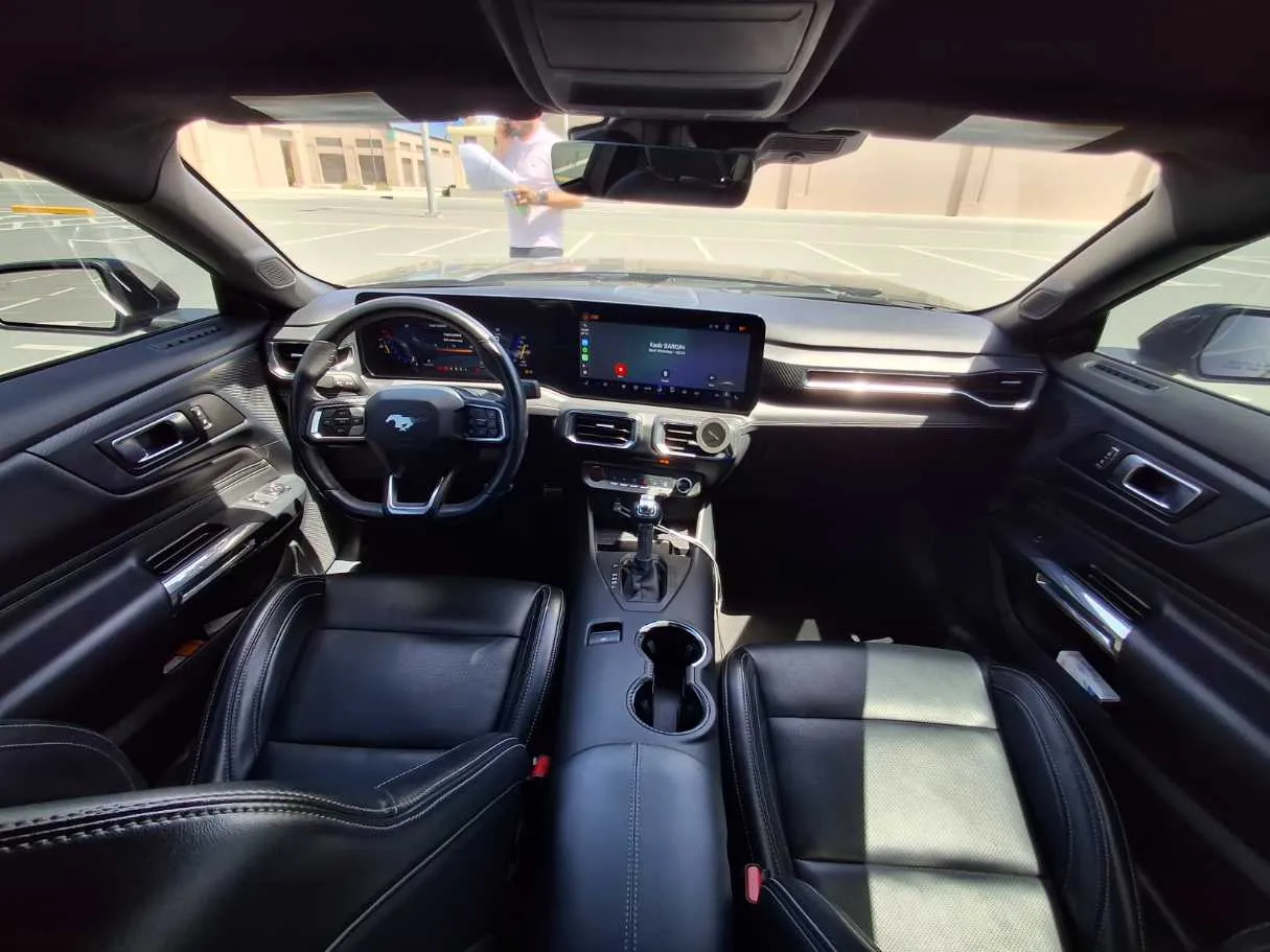 Car image 17