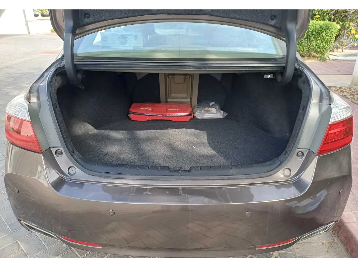 Car image 20