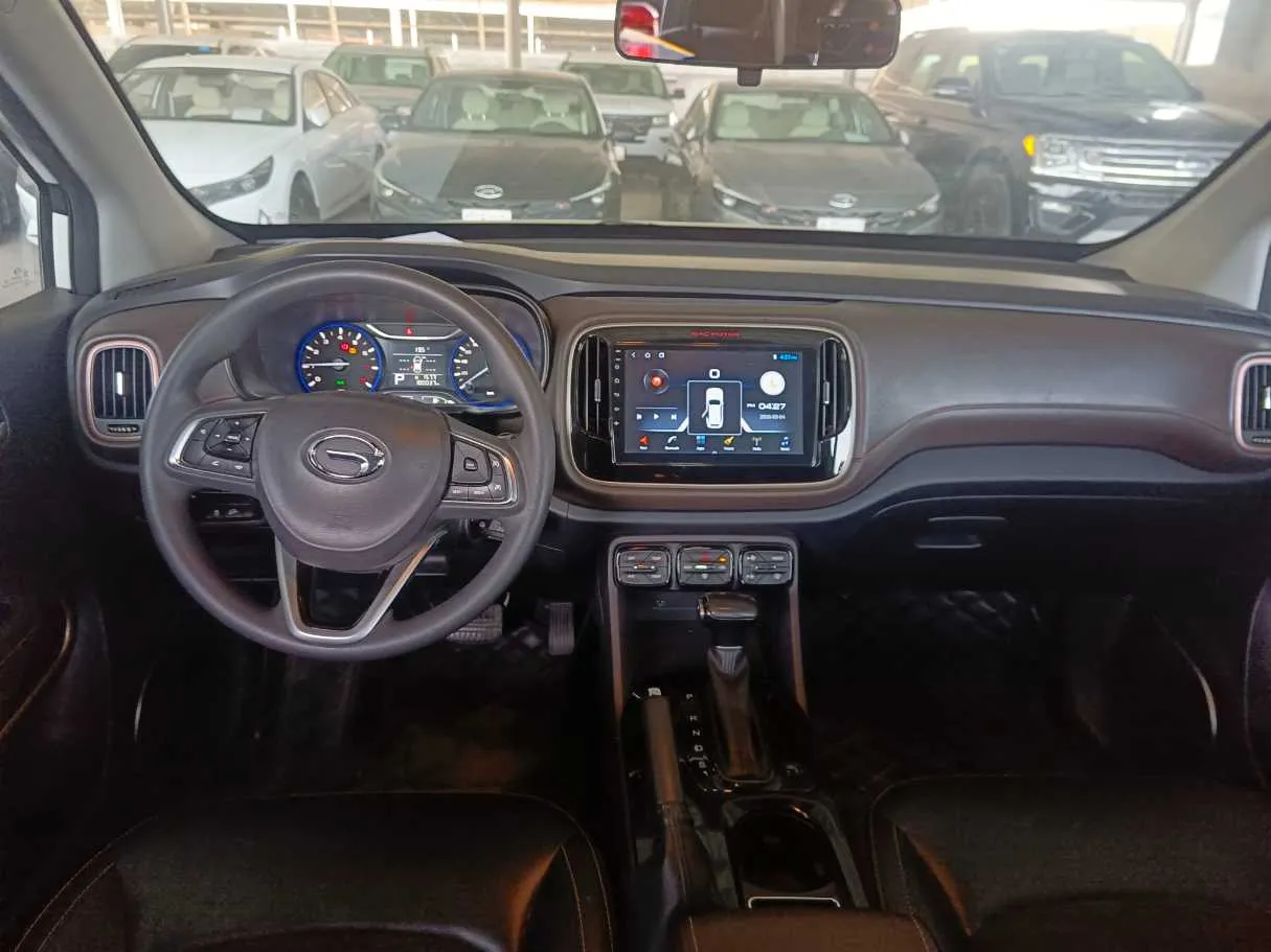 Car image 10