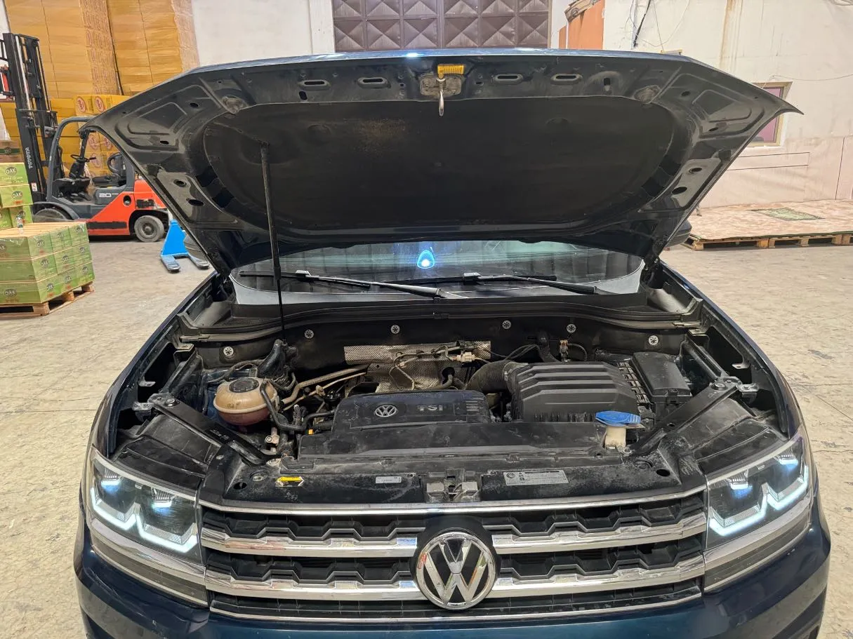 Car image 26