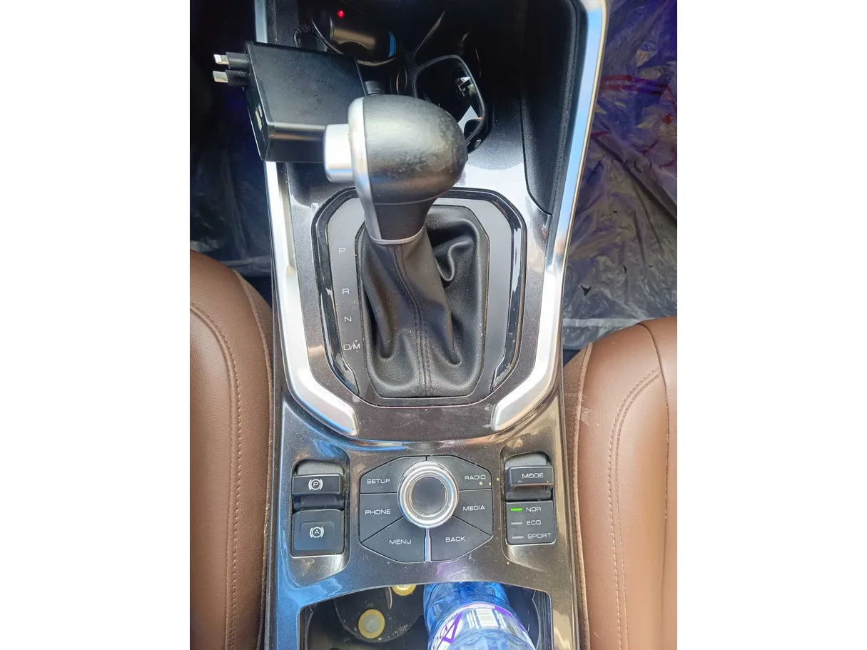 Car image 23
