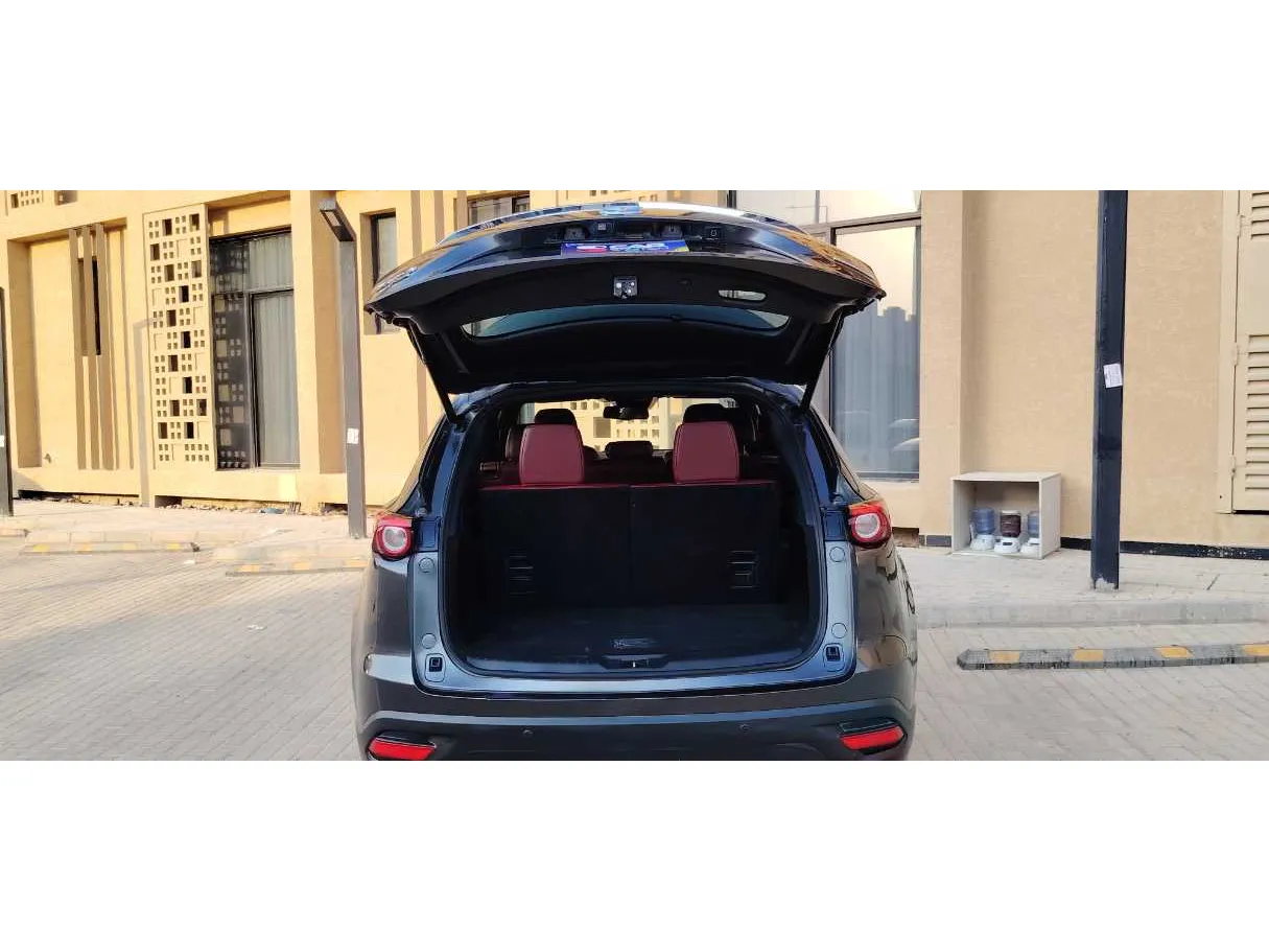 Car image 24
