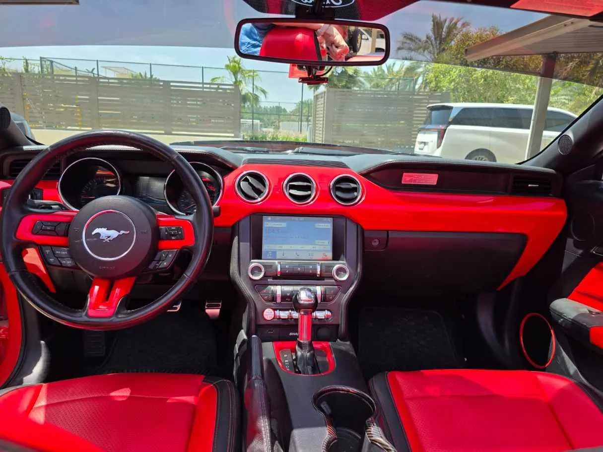 Car image 9