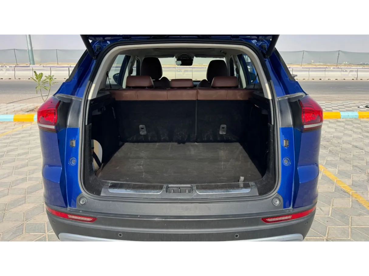 Car image 22