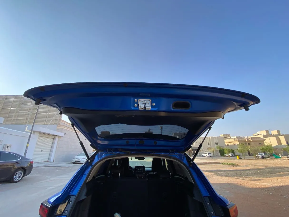 Car image 20