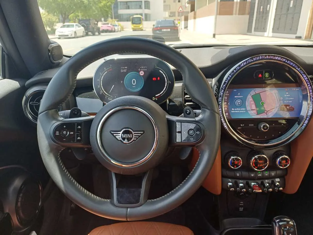 Car image 17