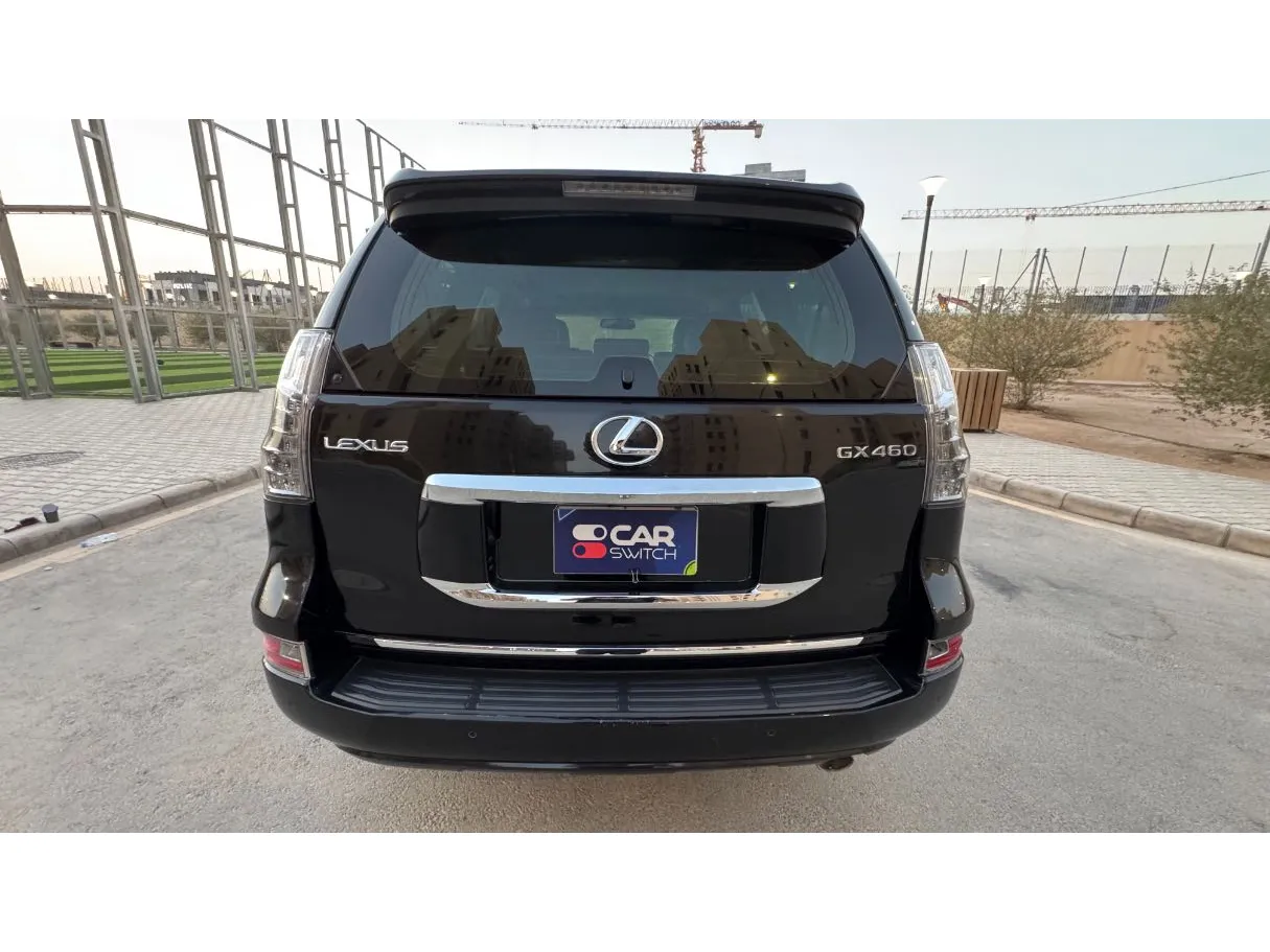 Car image 6