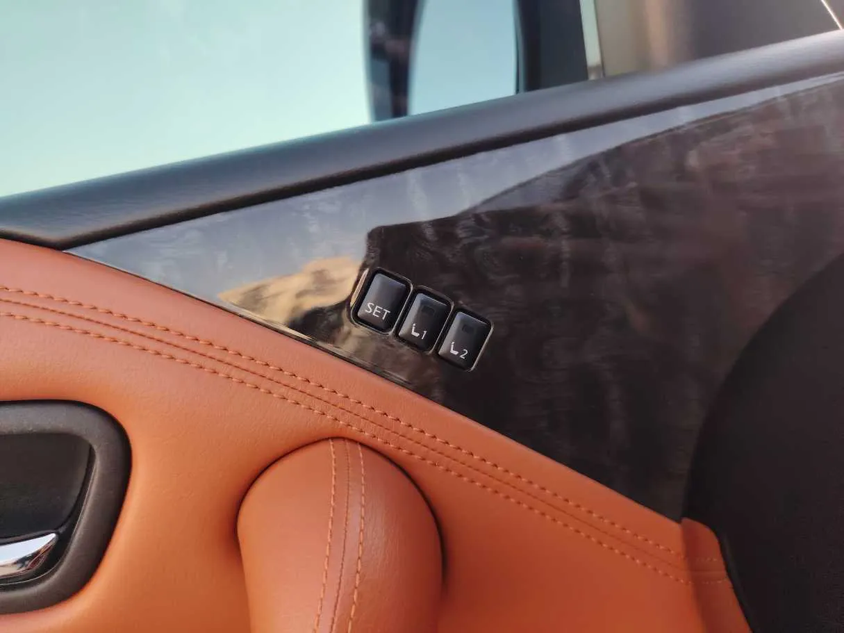 Car image 29