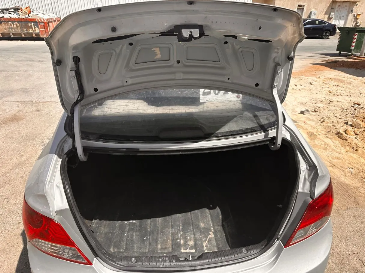 Car image 21
