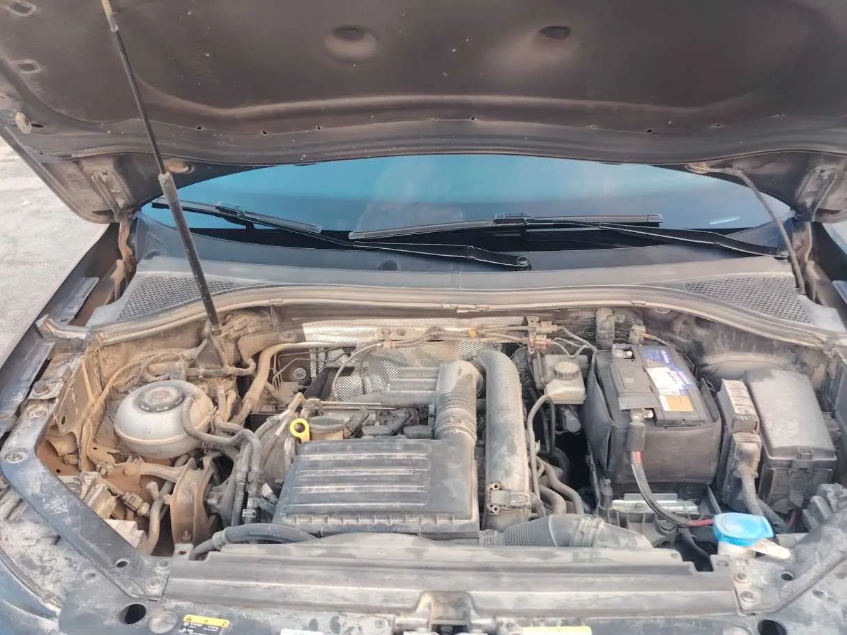 Car image 30