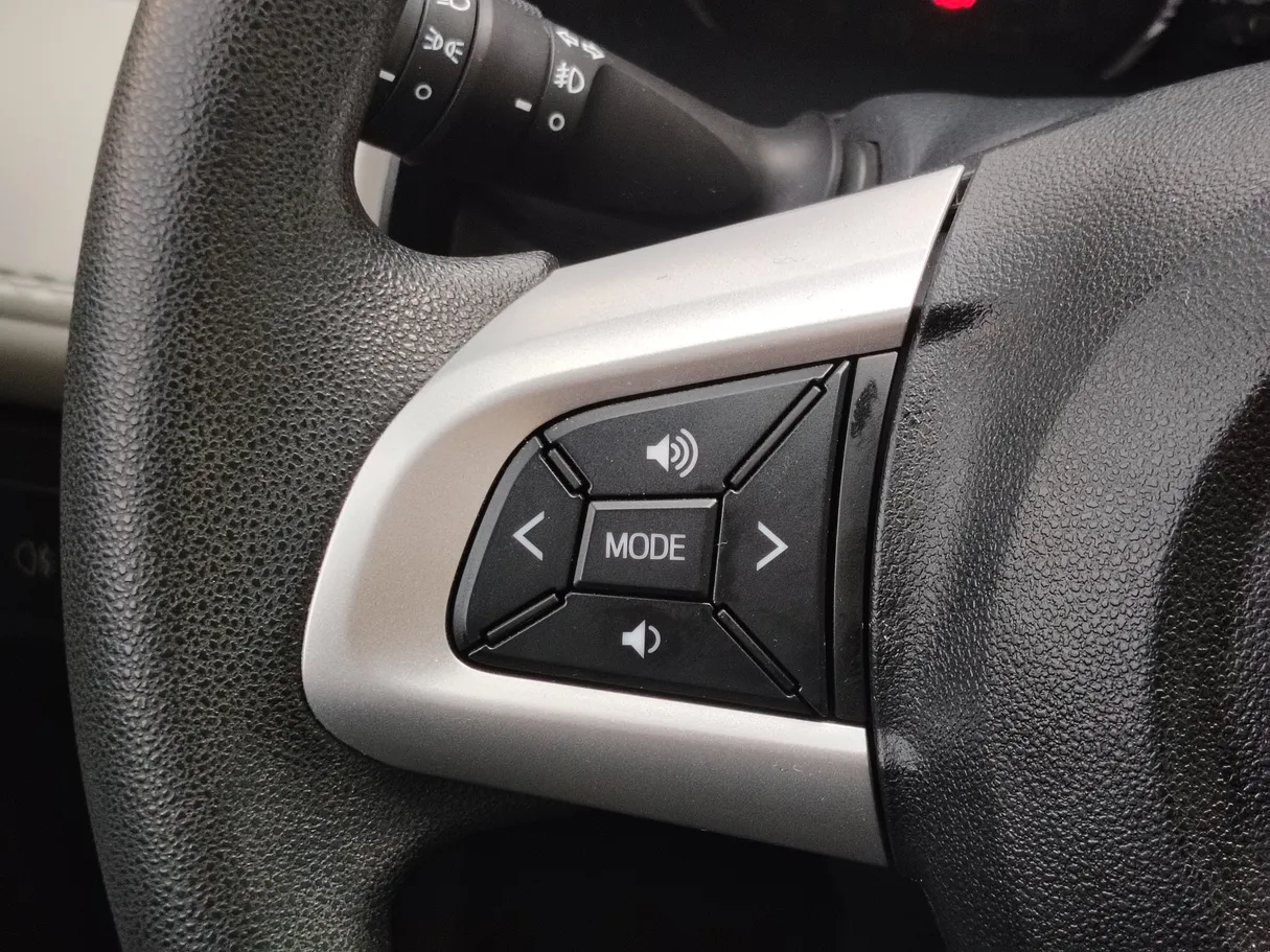 Car image 29