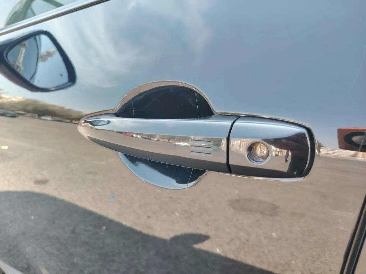 Car image 34