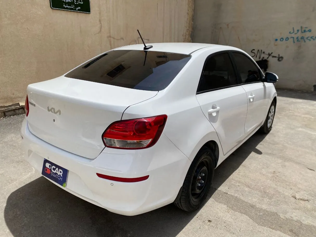 Car image 5