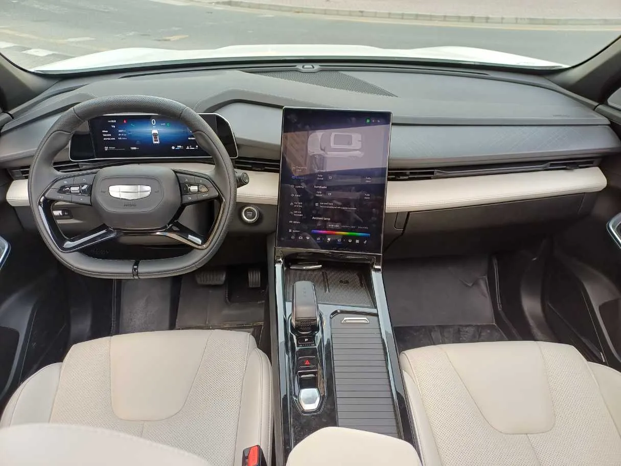Car image 16