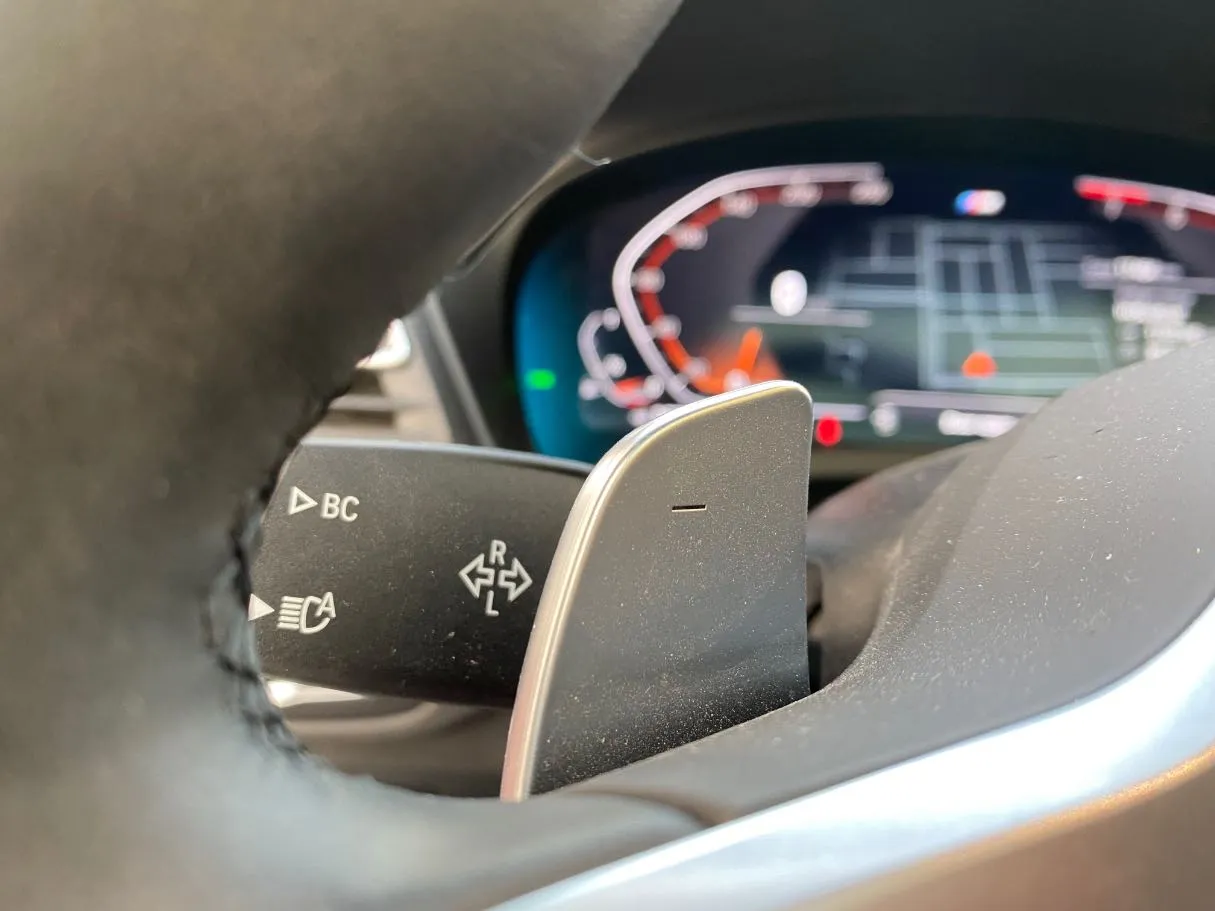 Car image 30