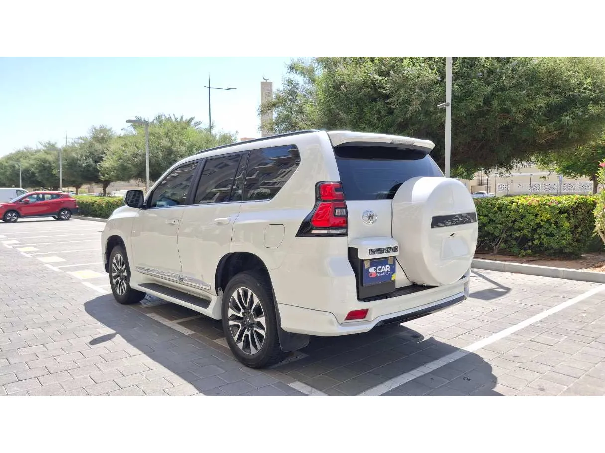 Car image 7