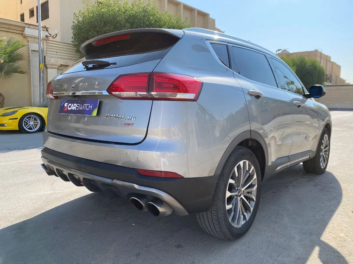 Car image 5