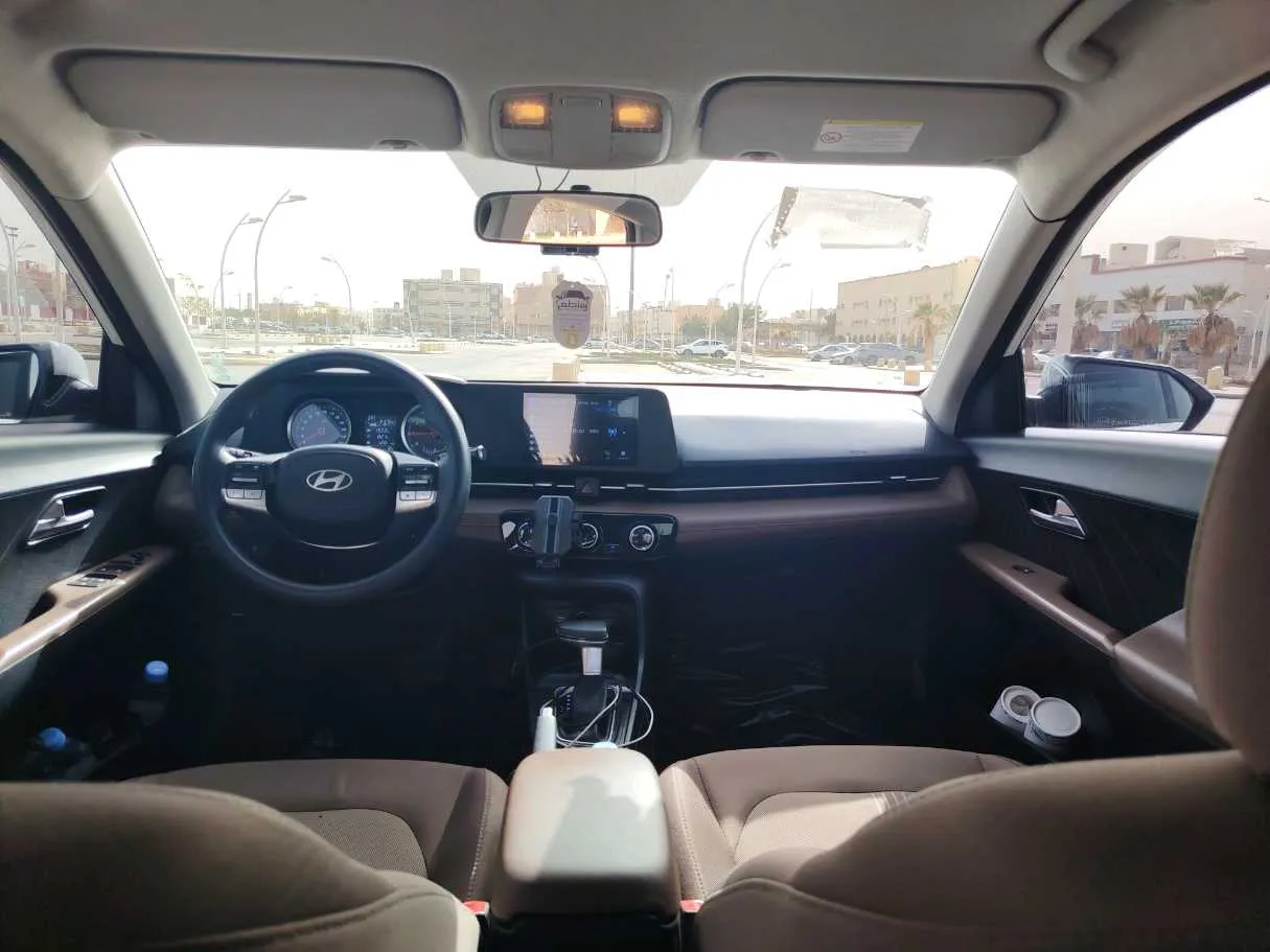 Car image 17