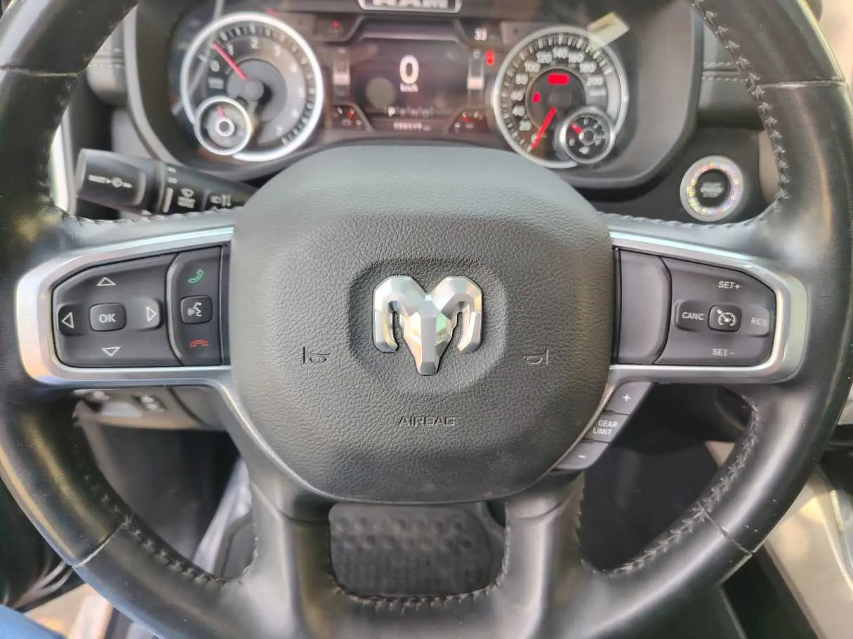 Car image 28