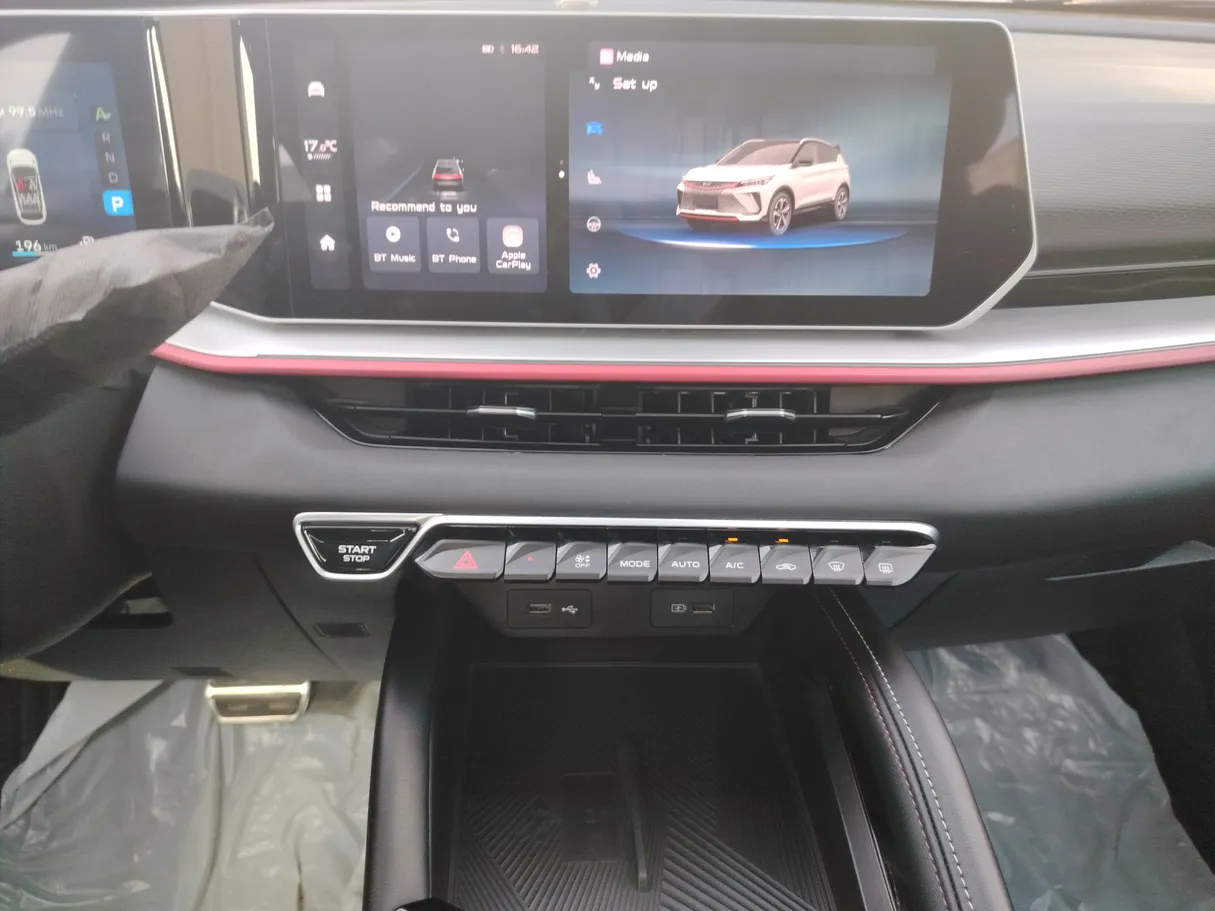 Car image 21