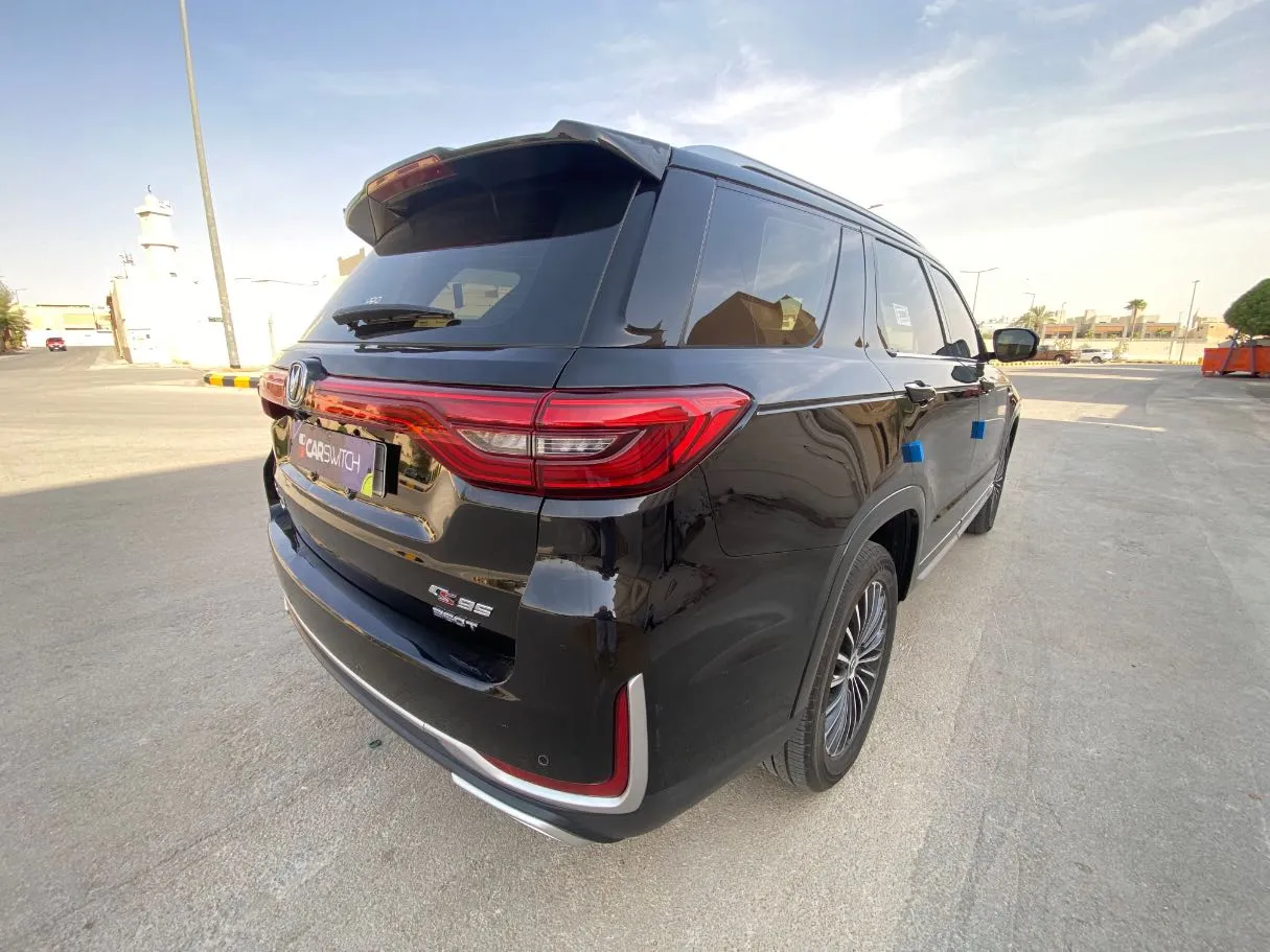 Car image 5