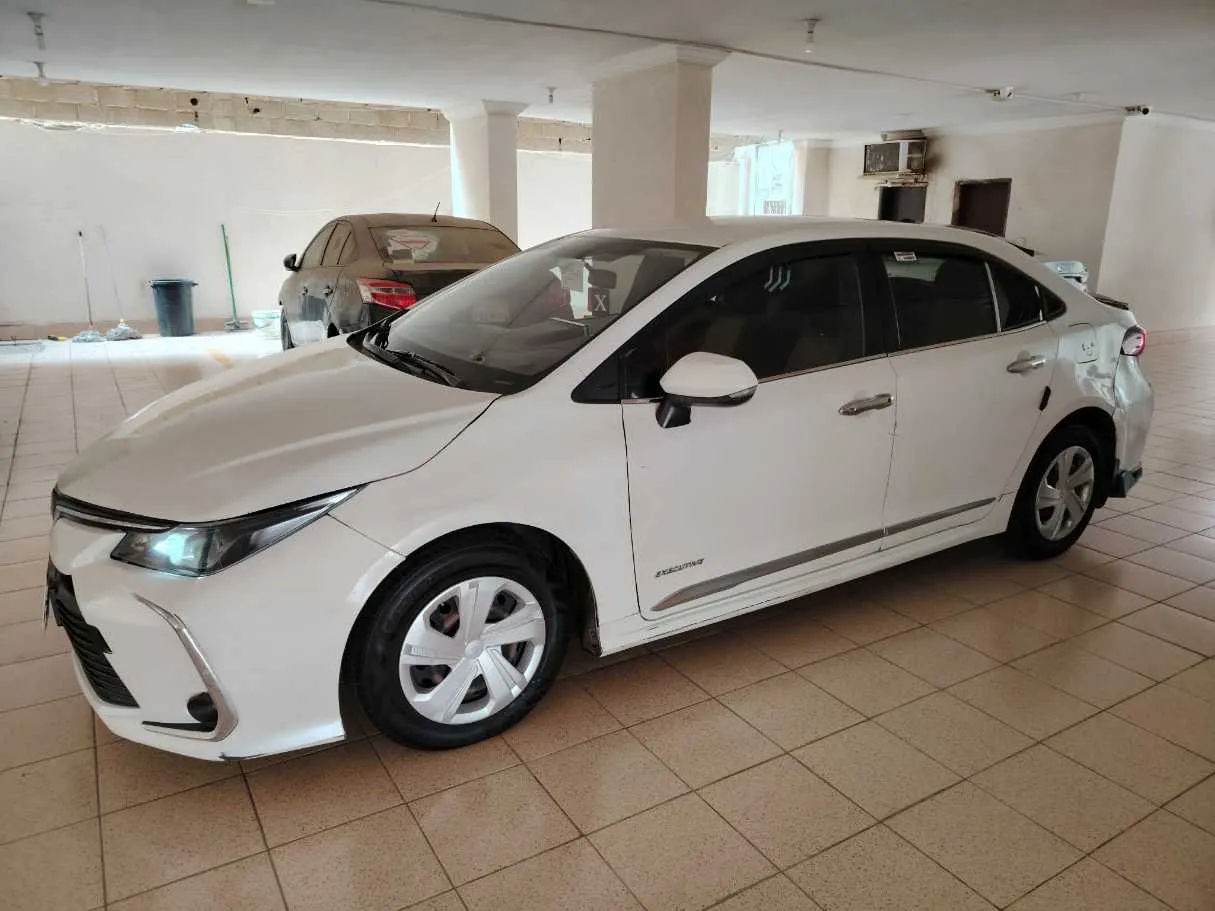Car image 8