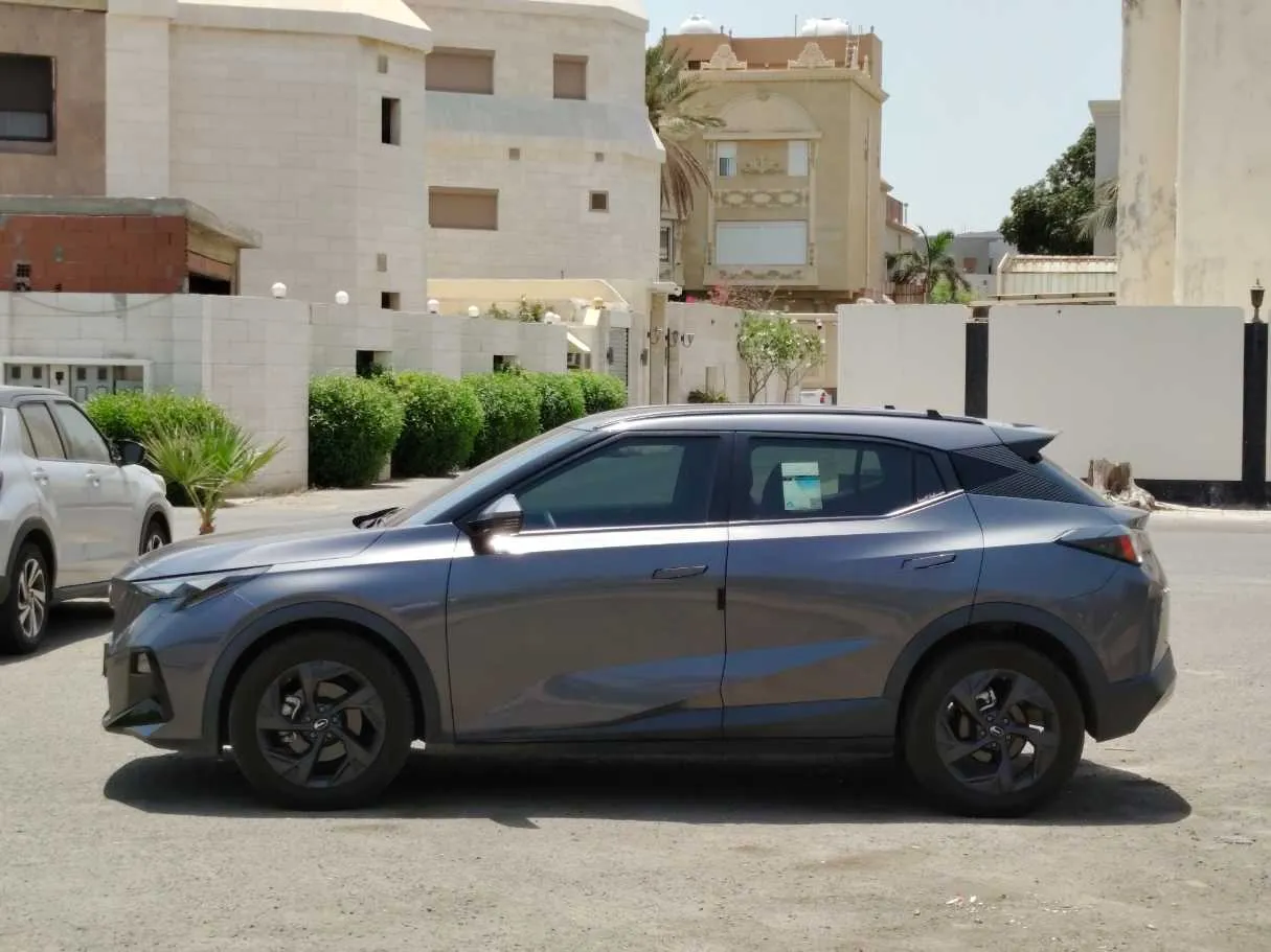 Car image 8