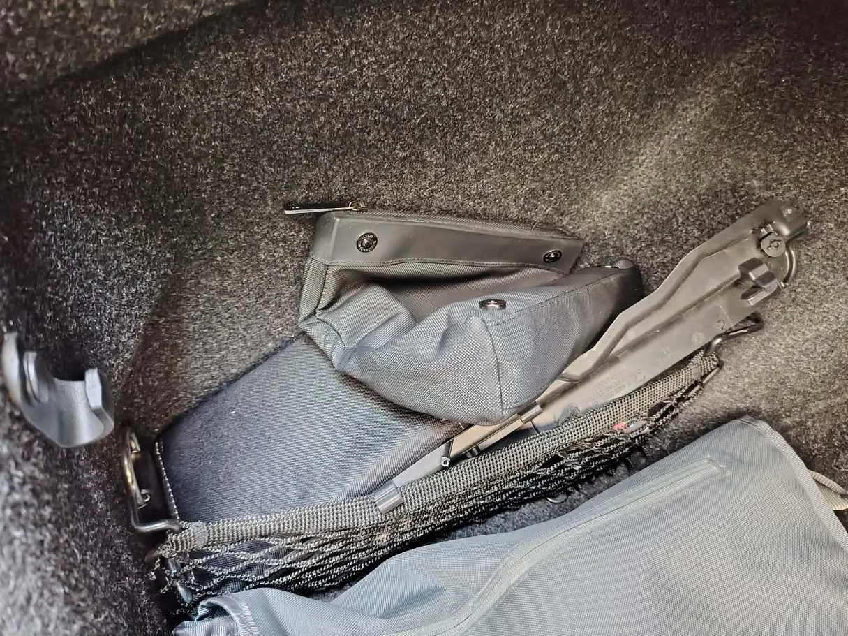 Car image 40