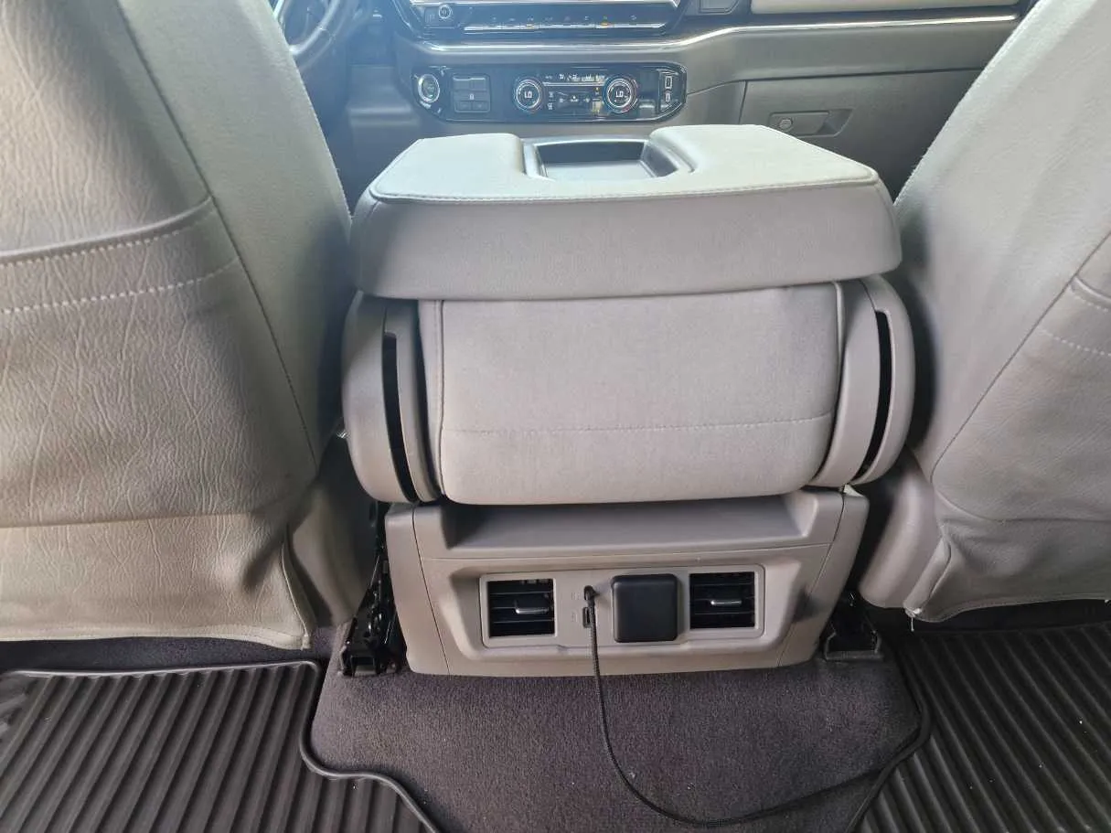 Car image 22
