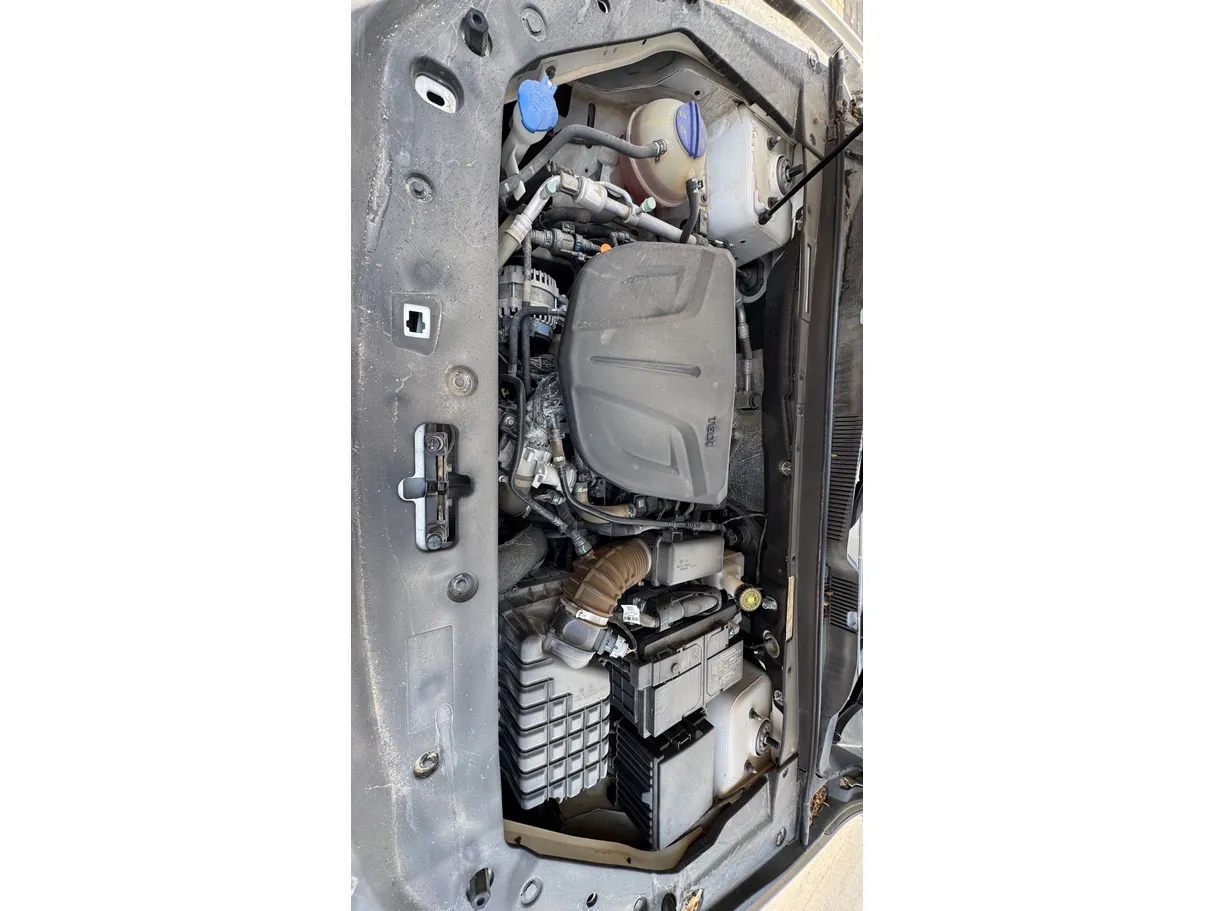 Car image 30