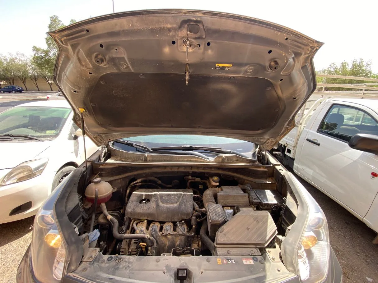 Car image 25