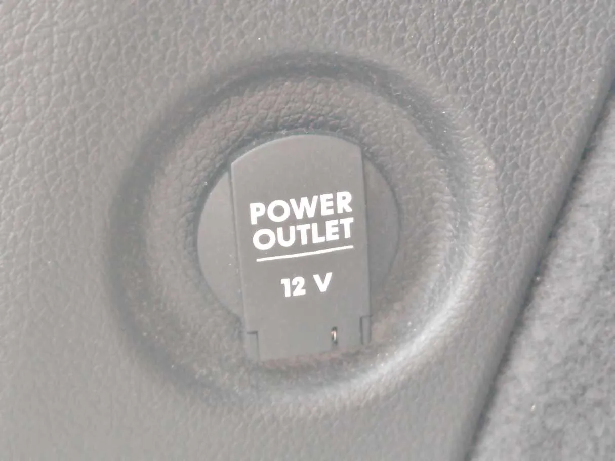 Car image 30