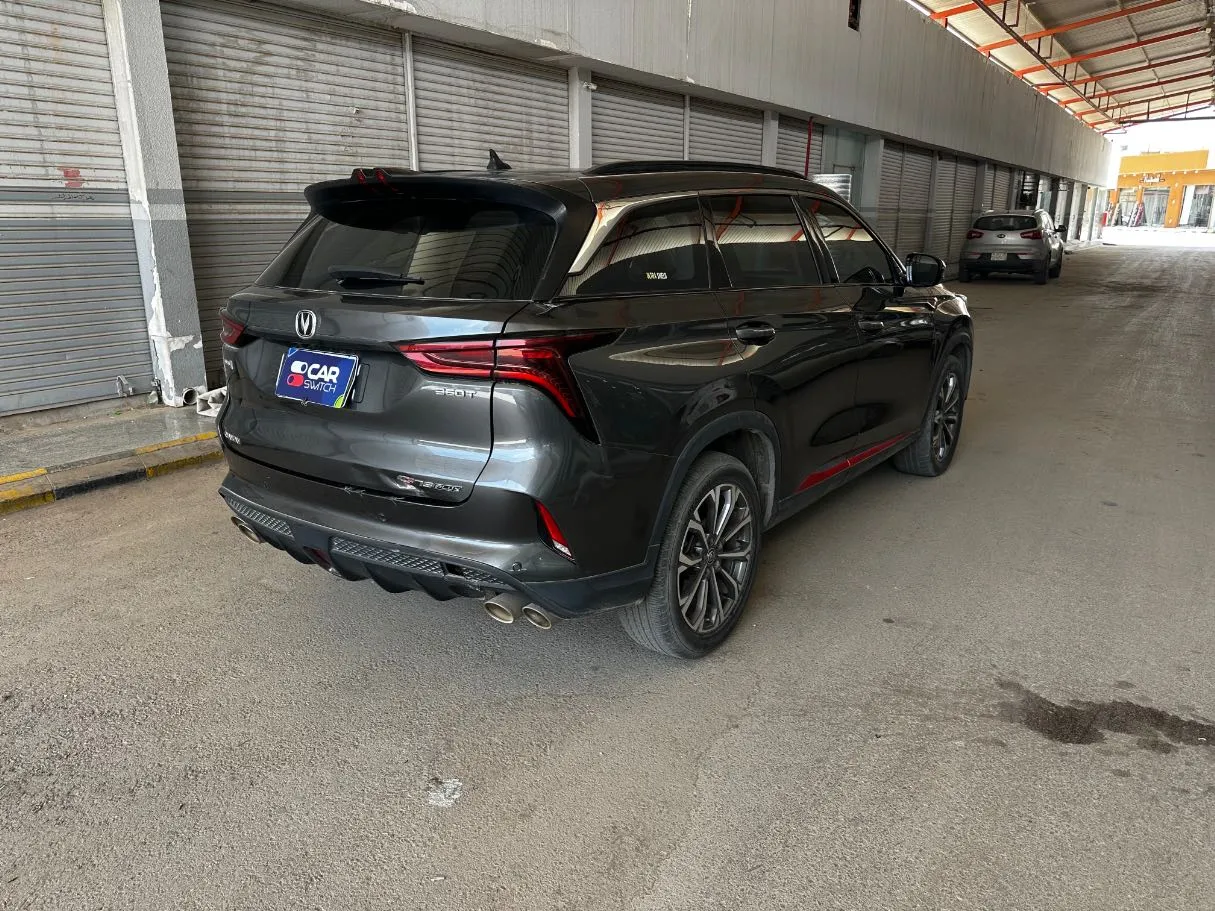 Car image 5