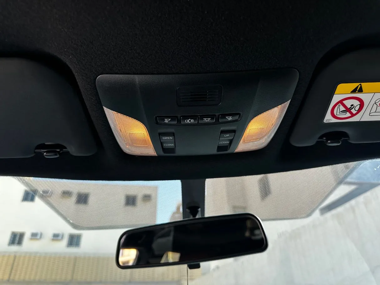 Car image 27