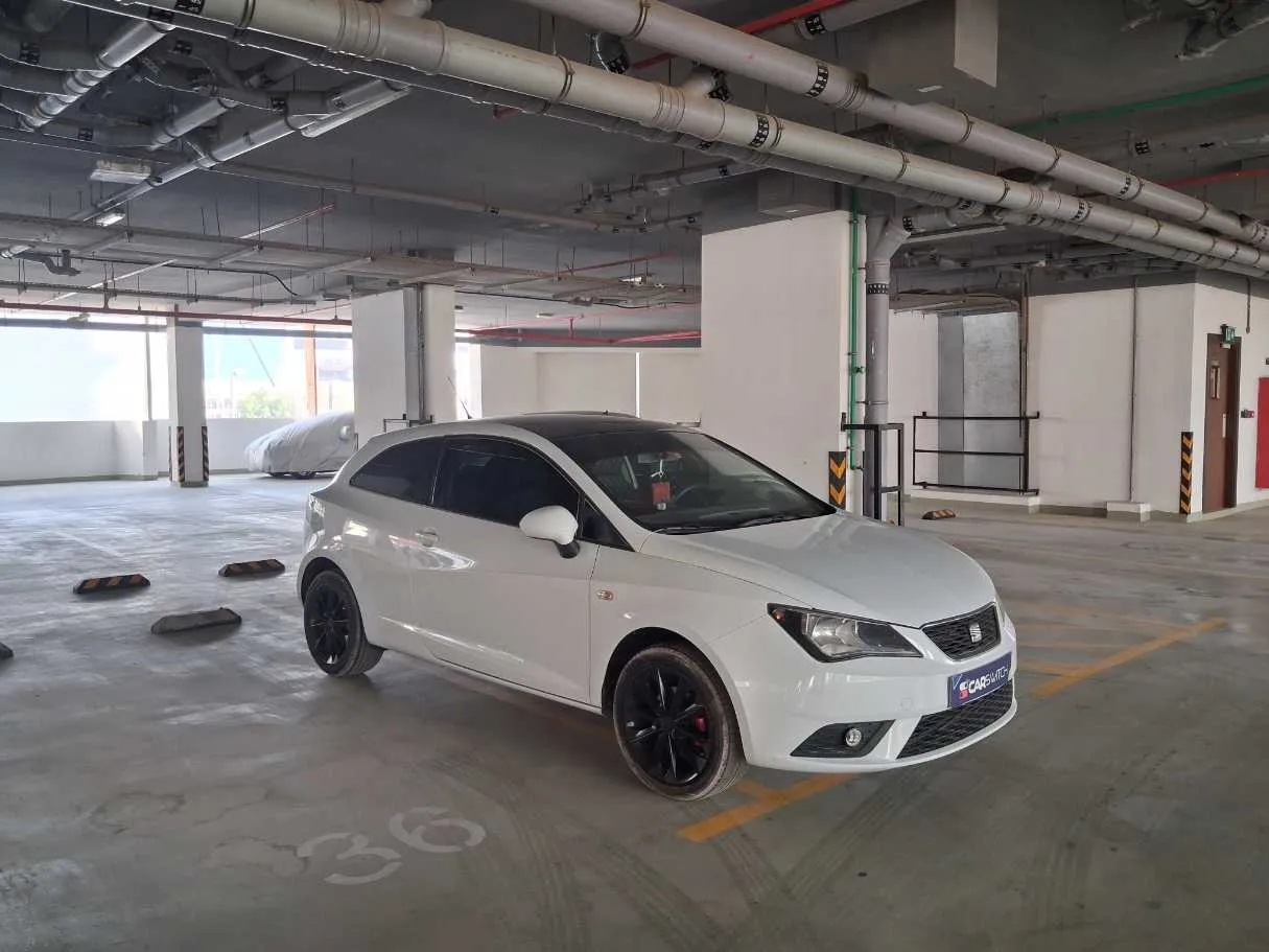 Car image 3