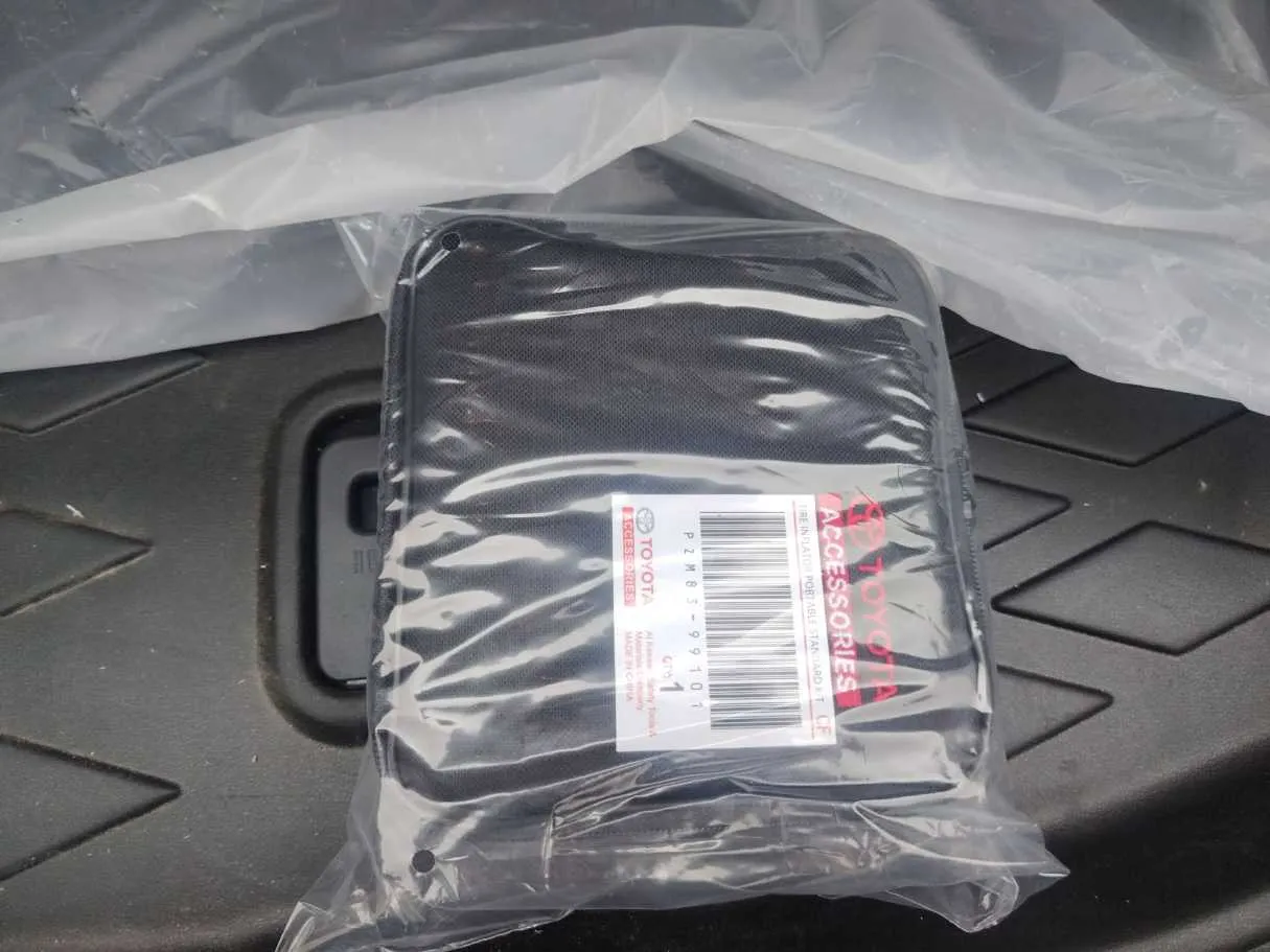 Car image 30