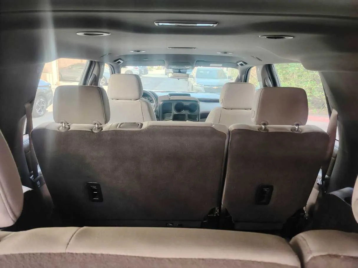 Car image 31