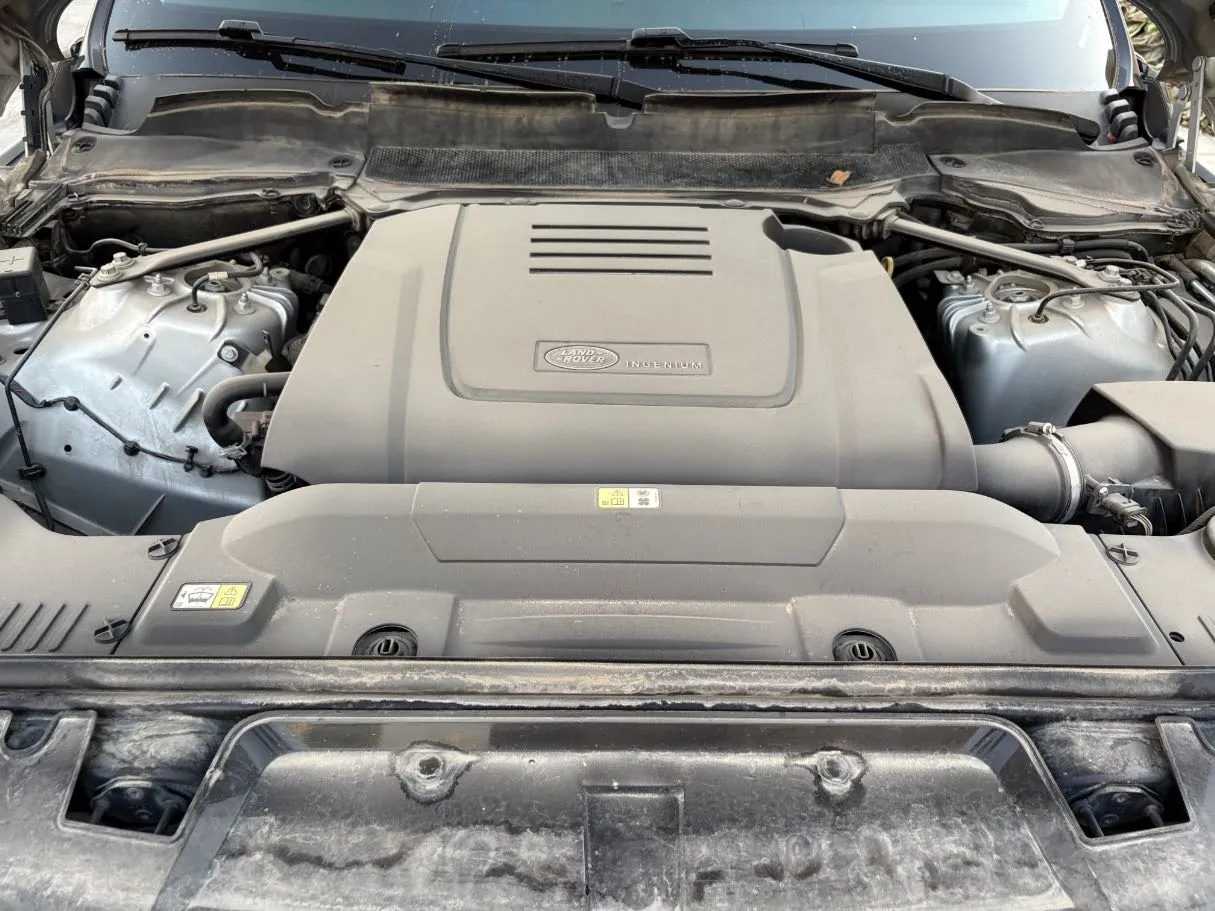 Car image 30