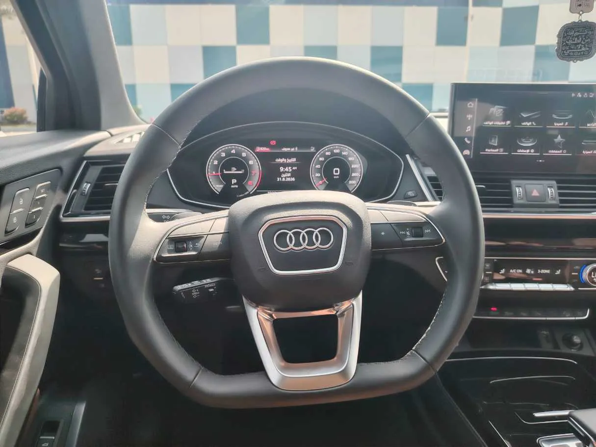 Car image 23