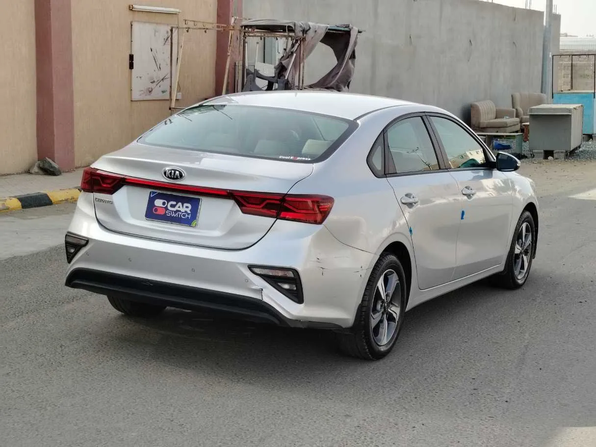 Car image 5