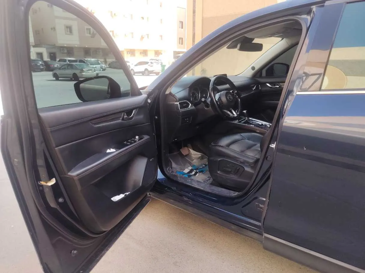 Car image 11