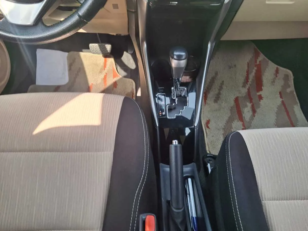 Car image 14