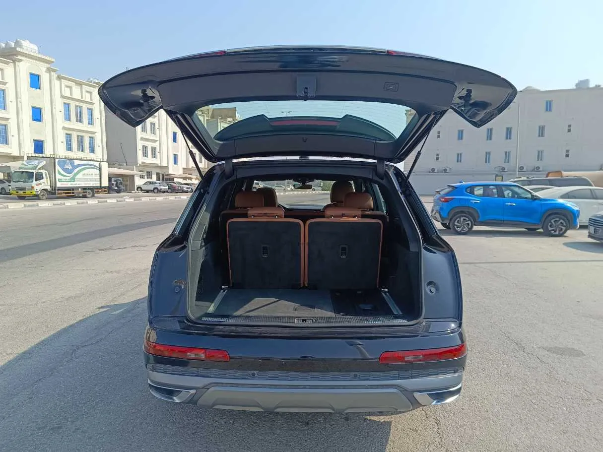 Car image 29