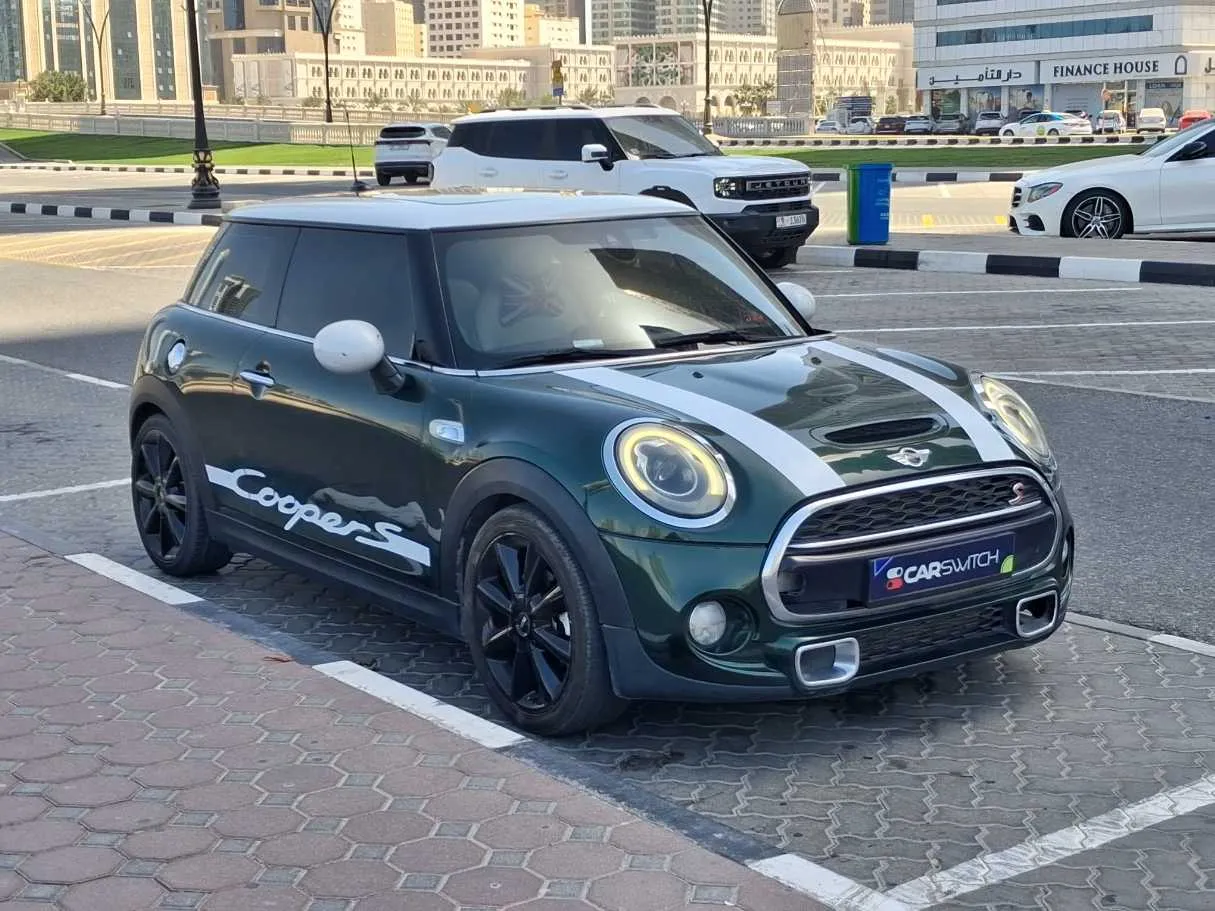Car image 3
