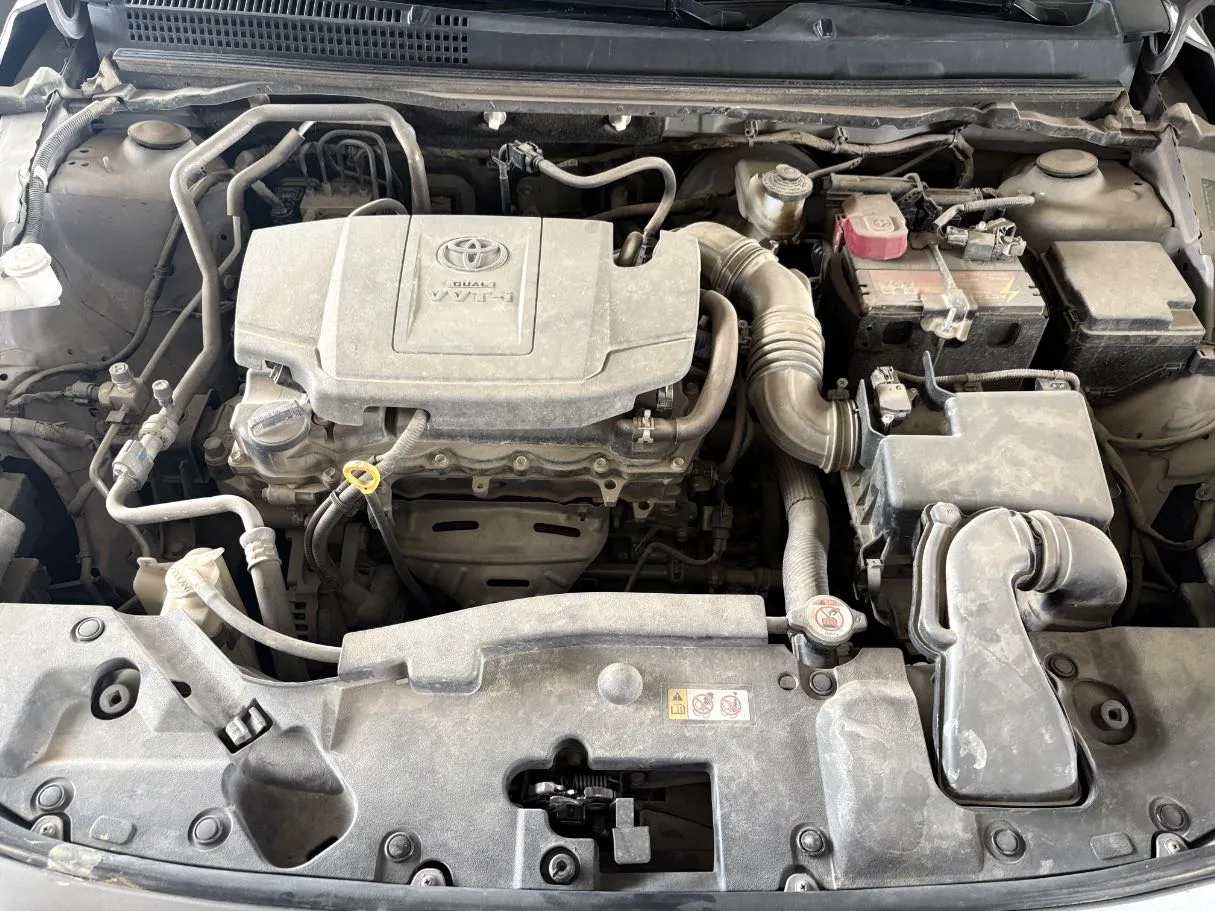 Car image 19