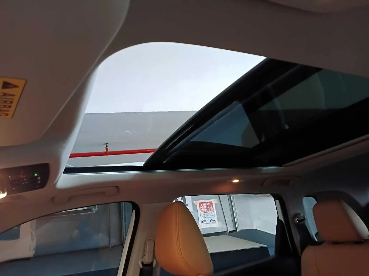 Car image 27