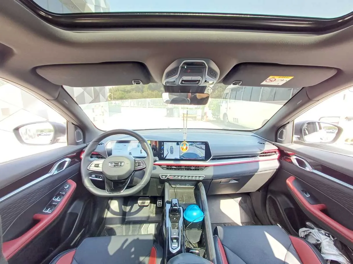 Car image 18