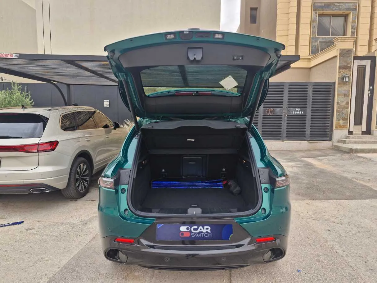 Car image 21